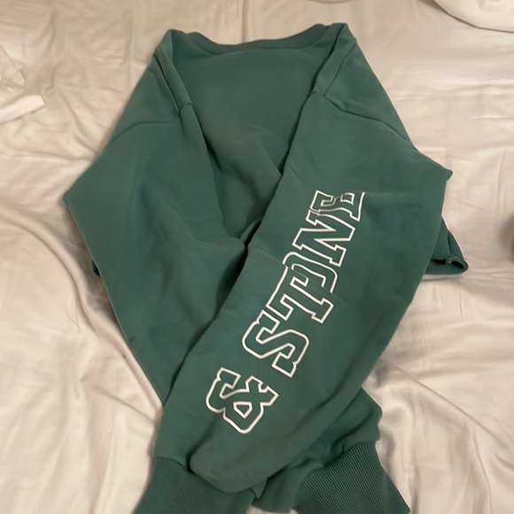 Jagger & Stone The J&S Cropped Sweatshirt - Picture 7 of 7